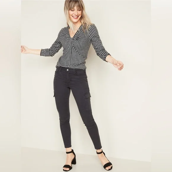 Old Navy Rockstar Super Skinny High Rise Secret-Slim Pockets Cargo Pants 12P - Picture 1 of 14